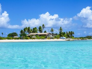 Bãi biển riêng, cát trắng, lặn với ống thở, chèo thuyền kayak 