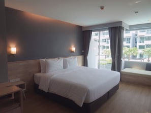 Superior Room | Balcony view - Bay Window at Sea (Cha-am)