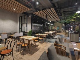 Breakfast, lunch, dinner served; local and international cuisine 