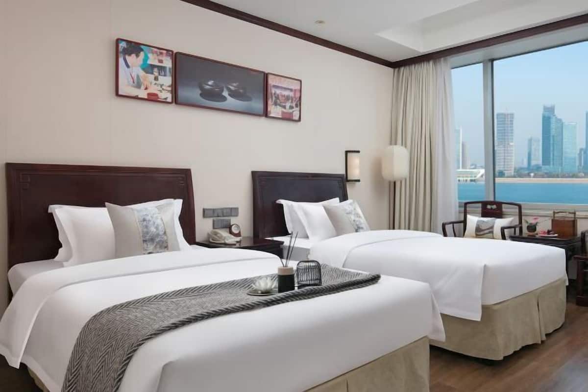 Minibar, in-room safe, desk, blackout curtains