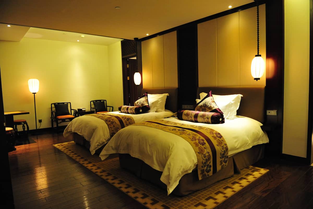 Executive Double or Twin Room | Minibar, in-room safe, desk, blackout curtains