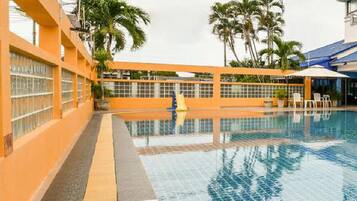 Kolam renang outdoor