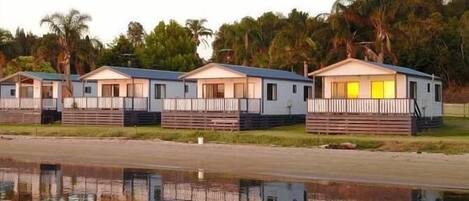 Broadwater Cabin | Balcony view