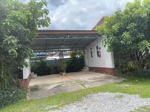 24-inch flat-screen TV with cable channels, TV - Sabaidee Resort Satun (Satun)