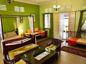 Family Studio | Soundproofing, iron/ironing board, free WiFi, bed sheets - Casugria Dutch Heritage Residence (Malacca City)