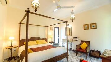 Garden Chalet | Soundproofing, iron/ironing board, free WiFi, bed sheets