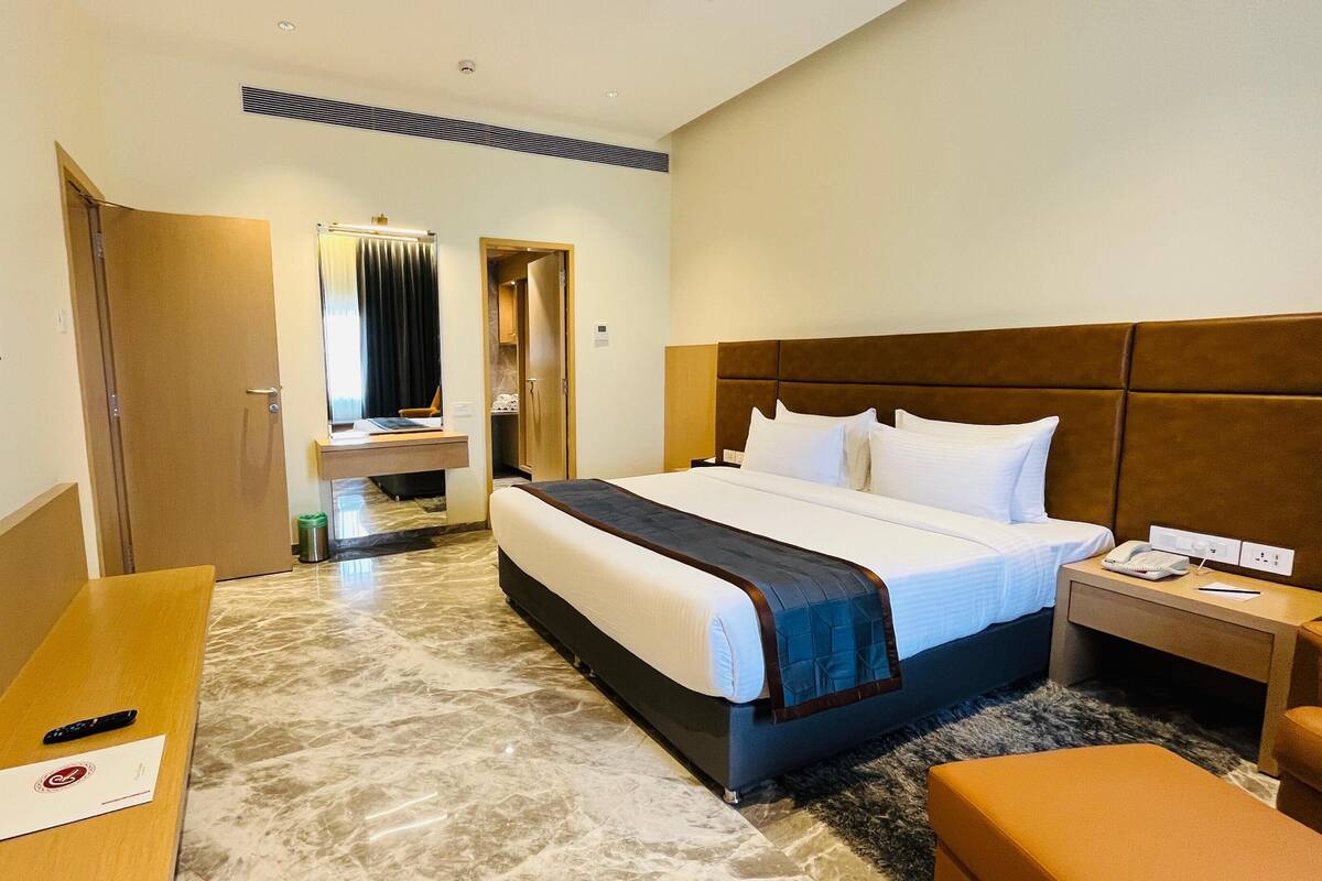 Seprai premium, brankas, tirai kedap cahaya, dan kedap suara