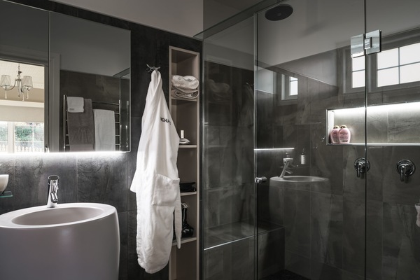 Deluxe Double Room, 1 King Bed, Non Smoking, City View | Bathroom