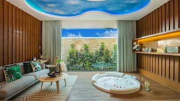 Jacuzzi Suite Double Room | Utsikt mot trädgården