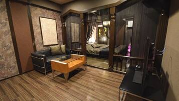 Economy Double Room, Smoking | Minibar, soundproofing, free WiFi, bed sheets