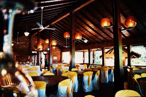 Spécialités Cuisine locale et internationale