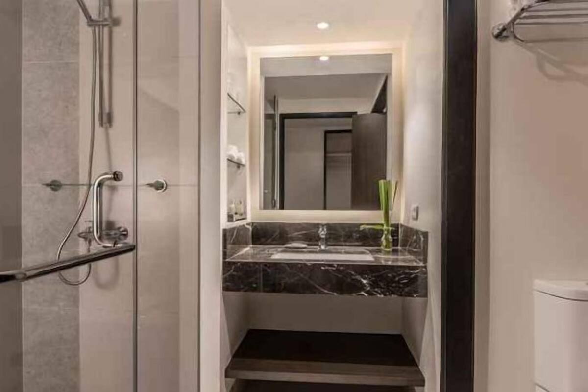 Bagno | Doccia, set di cortesia gratuito, asciugacapelli, accappatoio