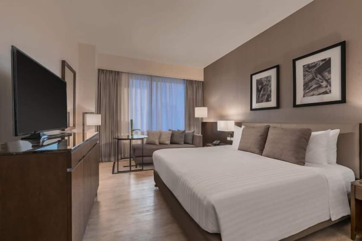 1 bedroom, minibar, in-room safe, desk