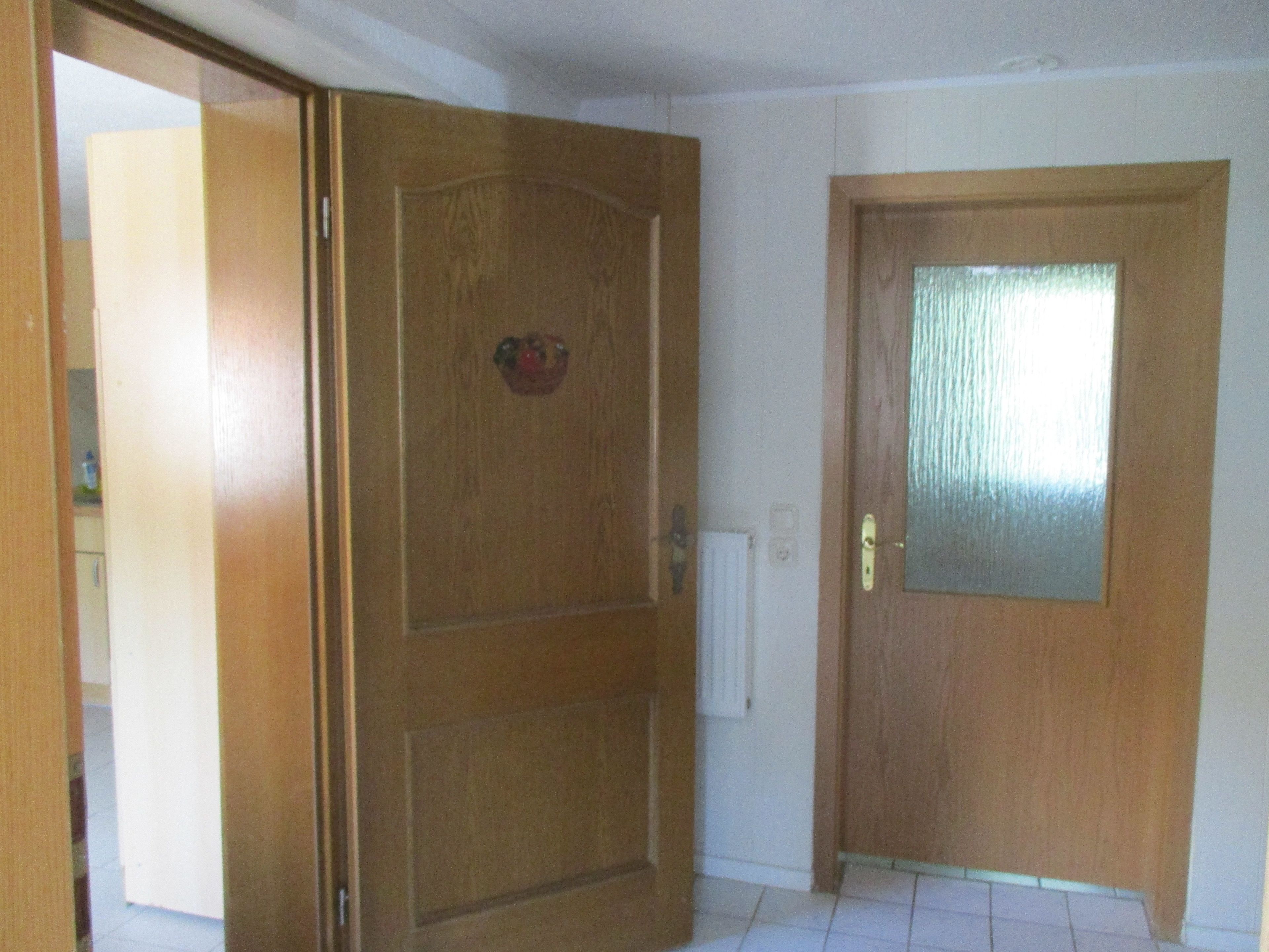 Basic Townhome | Ruang tamu | TV 