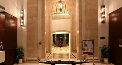 DLF Club 5