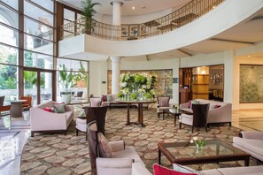 Flat-screen TV - DLF Club 5 (Gurugram)