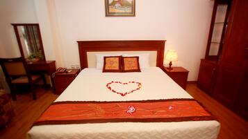 Minibar, desk, rollaway beds, free WiFi