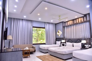 Suite Luxury, non fumatori | Con arredamento individuale, postazione laptop