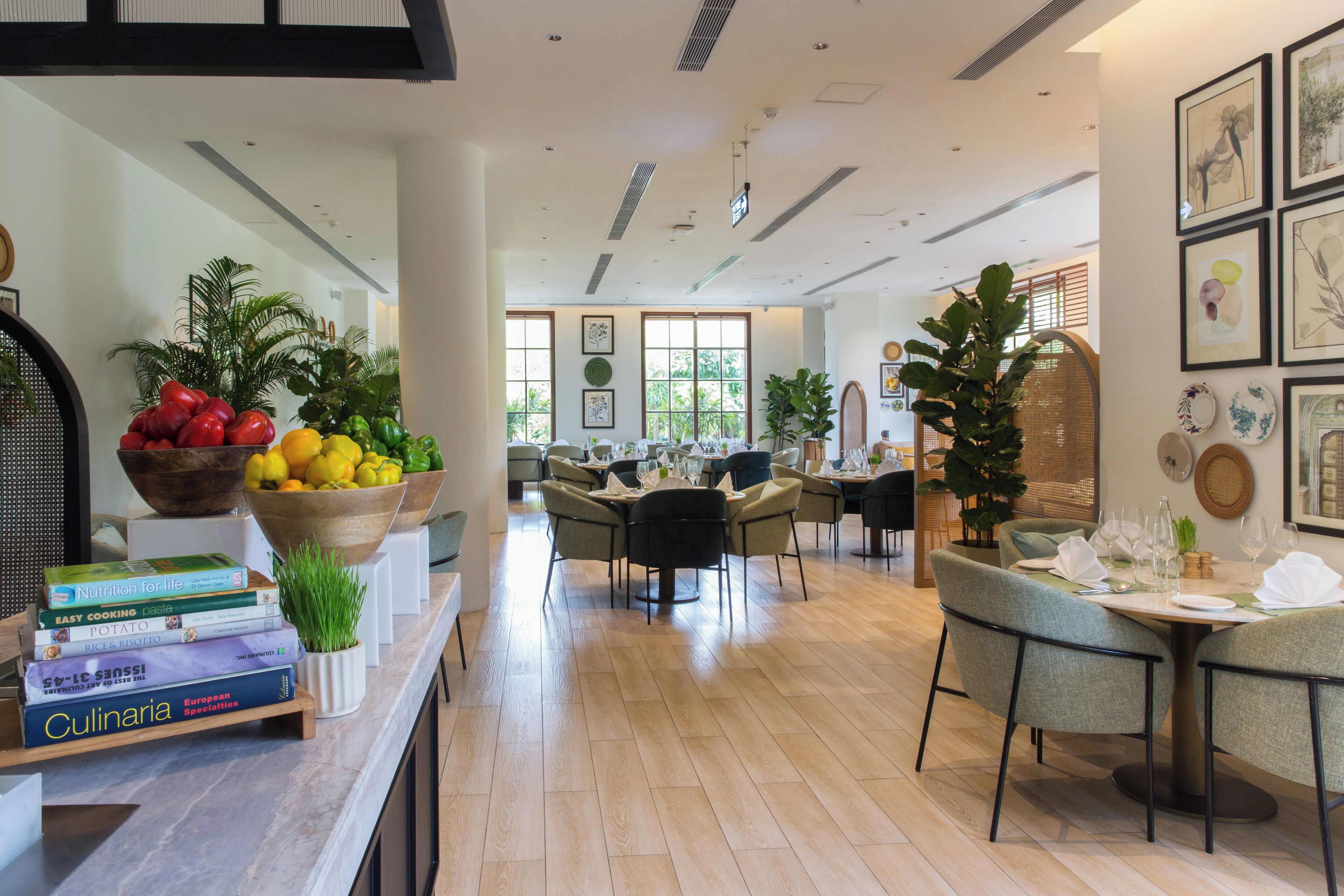 Daily buffet breakfast (INR 1060 per person)