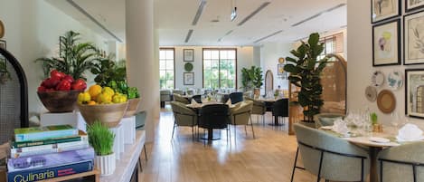 Frukostbuffé varje dag (INR 1060 per person)