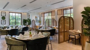 Restaurant - DLF Club 3 (Gurugram)