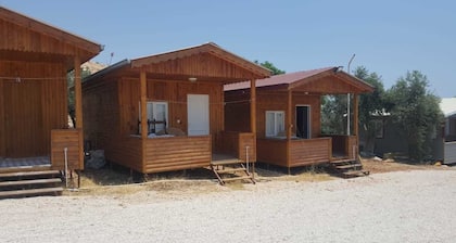 Bobus Restaurant & Bungalow
