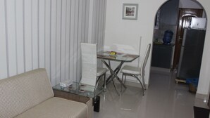Iron/ironing board, free WiFi - Service Apartments Karach (Karachi)