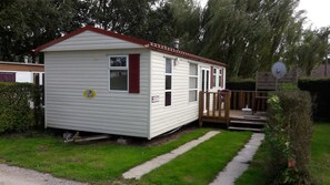Family Mobile Home, 2 Bedrooms, Non Smoking | Terrace/patio - Camping Le Canchy (Licques)