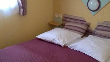 Mobile Home Familial, non-fumeurs | Ameublement personnalisé, rideaux occultants, Wi-Fi gratuit