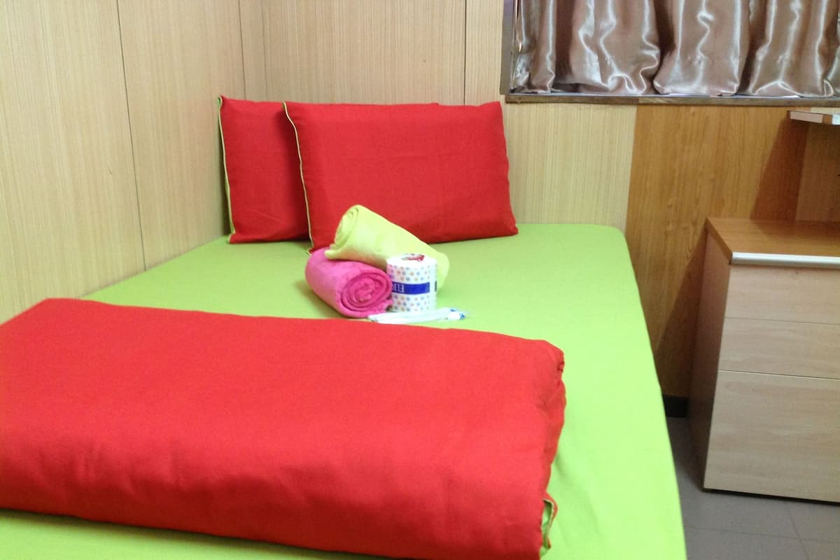 Comfort Double Room | In-room safe, desk, blackout drapes, soundproofing