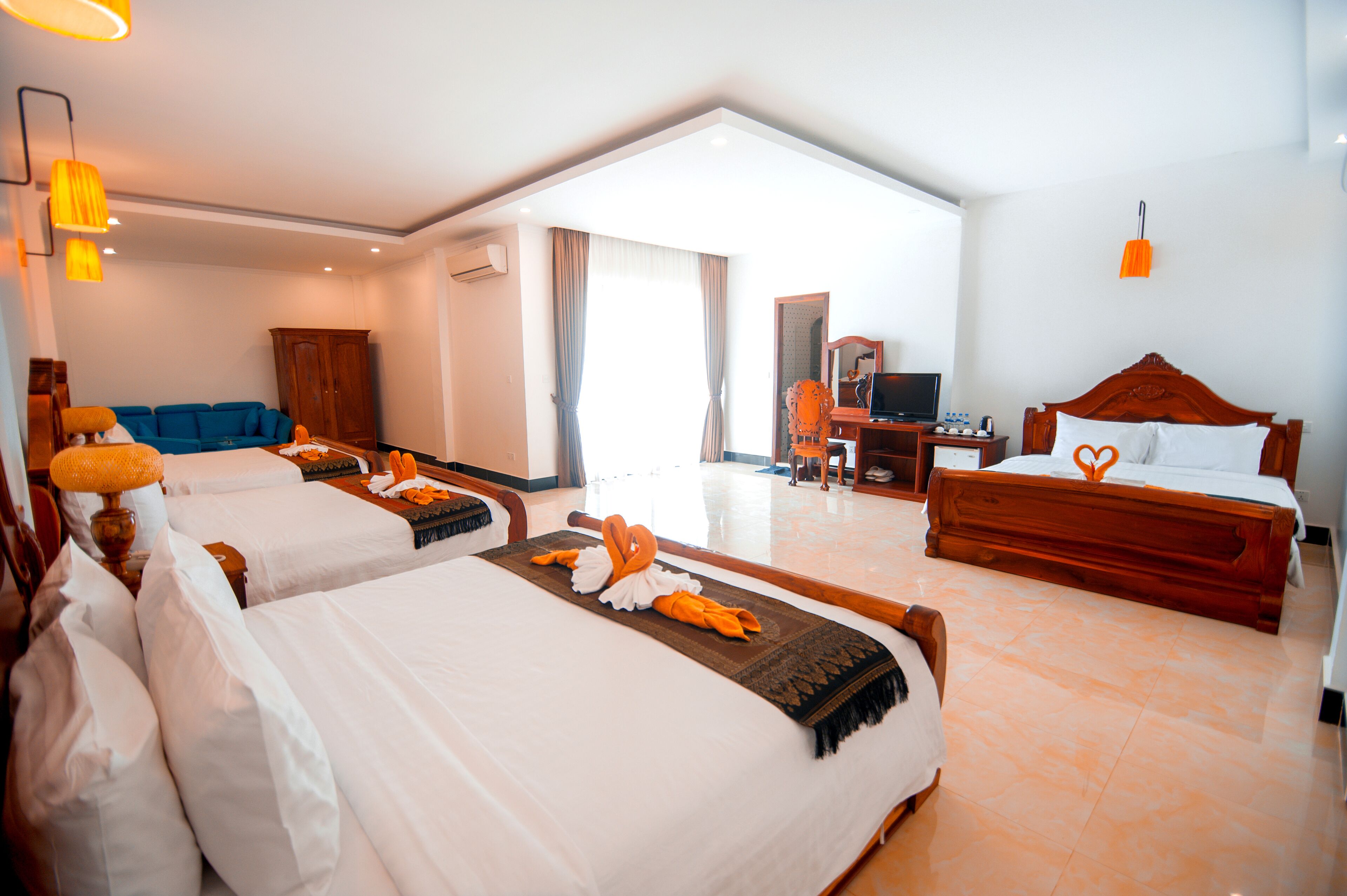 family room, 4 bedrooms, non smoking | view from room