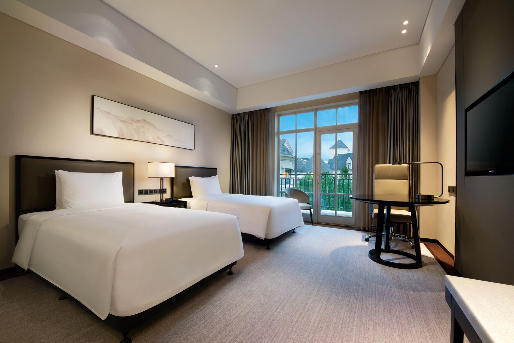 In-room safe, soundproofing, iron/ironing board, free WiFi