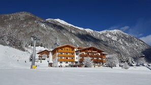 Front of property - Alpenhotel Schönwald (Rio di Pusteria)