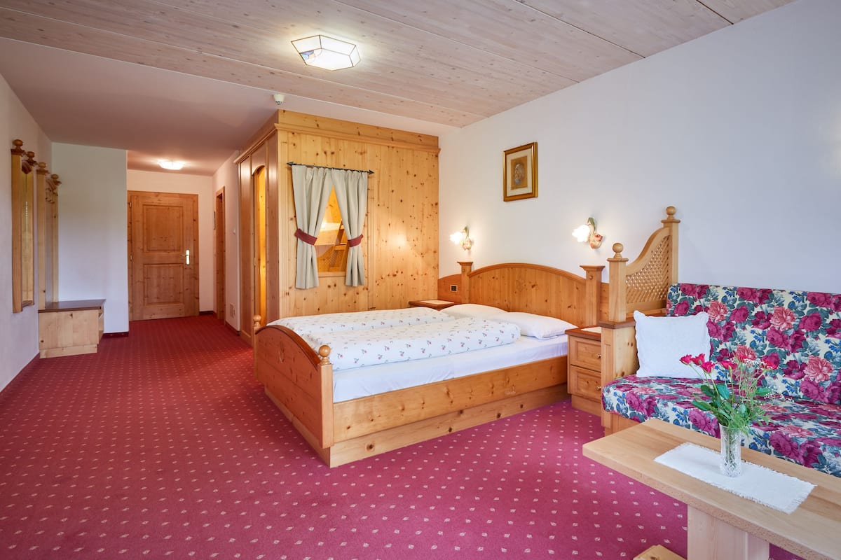 Familienzimmer (Jochtal) | Zimmersafe, Schreibtisch, schallisolierte Zimmer, Bettwäsche