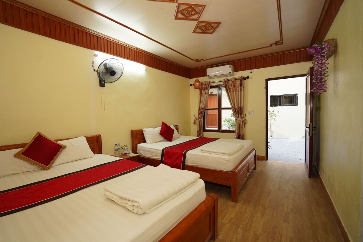 Family Quadruple Room | In-room safe, blackout drapes, soundproofing, WiFi (free)