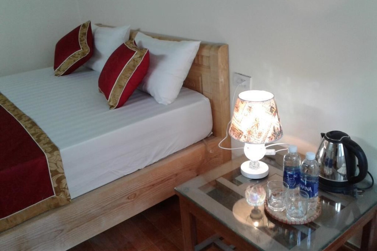In-room safe, blackout drapes, soundproofing, WiFi (free)