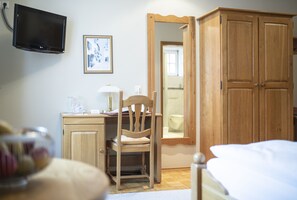 Standard Double Room | Minibar, in-room safe, desk, blackout drapes