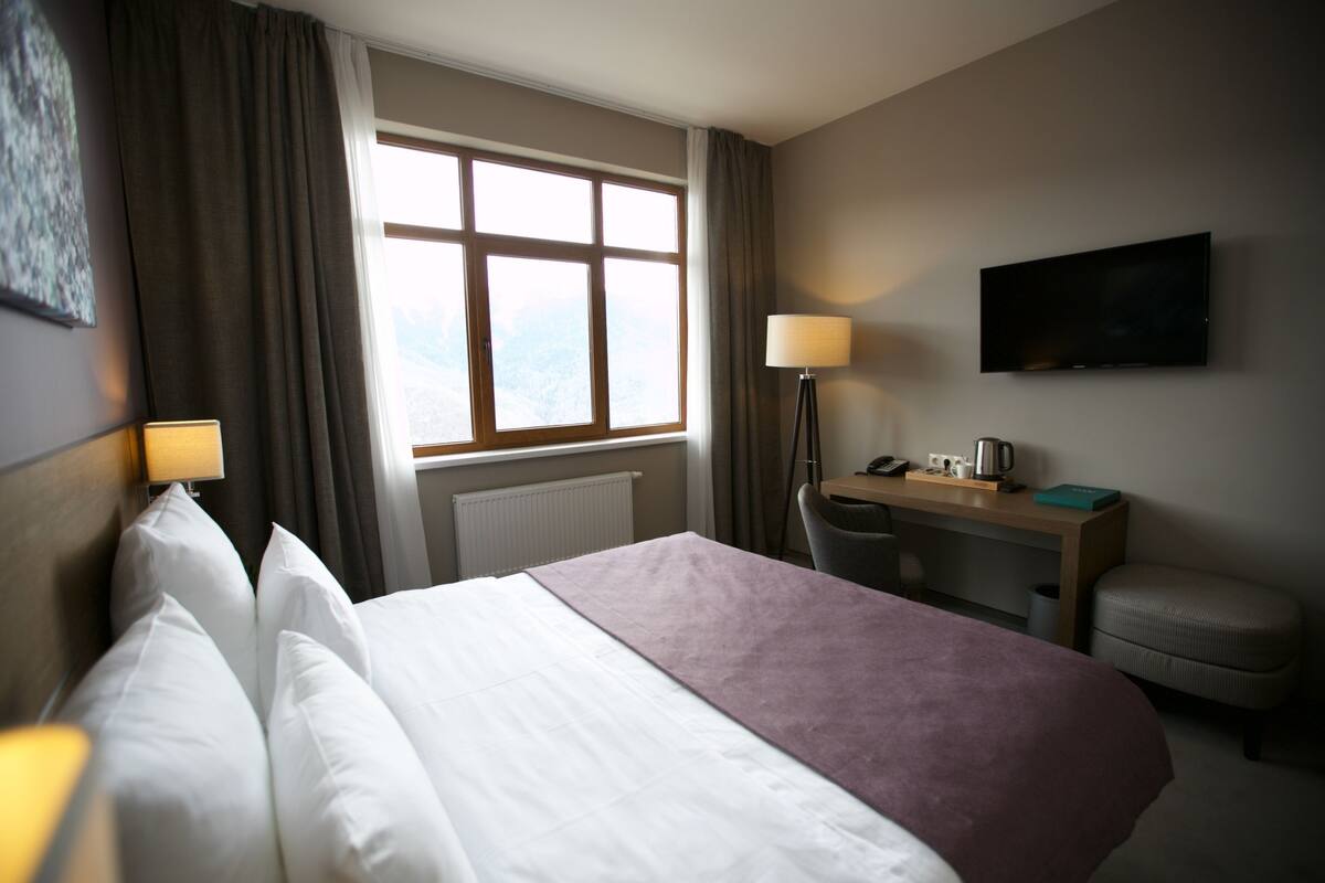 Premier Double Room | In-room safe, desk, iron/ironing board, free WiFi