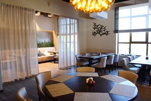 Restaurant - Green Flow Hotel Rosa Khutor (The Mountain Olympic Village)