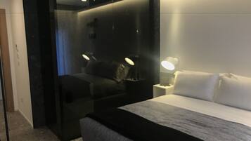 Minibar, Schreibtisch, Verdunkelungsvorhänge, schallisolierte Zimmer