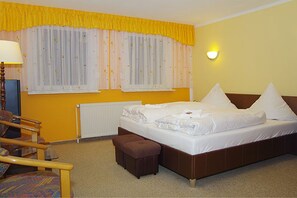 Desk, rollaway beds, free WiFi, bed sheets