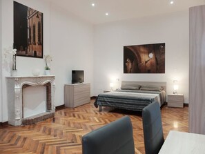 Junior Suite, Garden View | 1 bedroom, desk, free WiFi, bed sheets - Centro Storico Suites (Ferrara)
