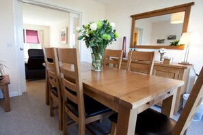 Cottage, 3 Bedrooms, Non Smoking (Sanaigmore) | Private kitchen | Full-sized fridge, microwave, oven, stovetop