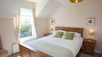Cottage, 3 Bedrooms, Non Smoking (Killinallan) | Individually decorated, individually furnished, free cribs/infant beds