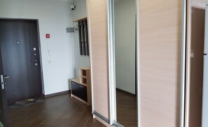 Studio | Wohnbereich | Fernseher