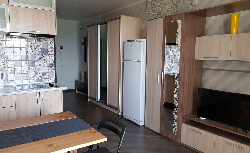 Studio | Eigene Kochnische | Großer Kühlschrank, Herdplatte, Wasserkocher