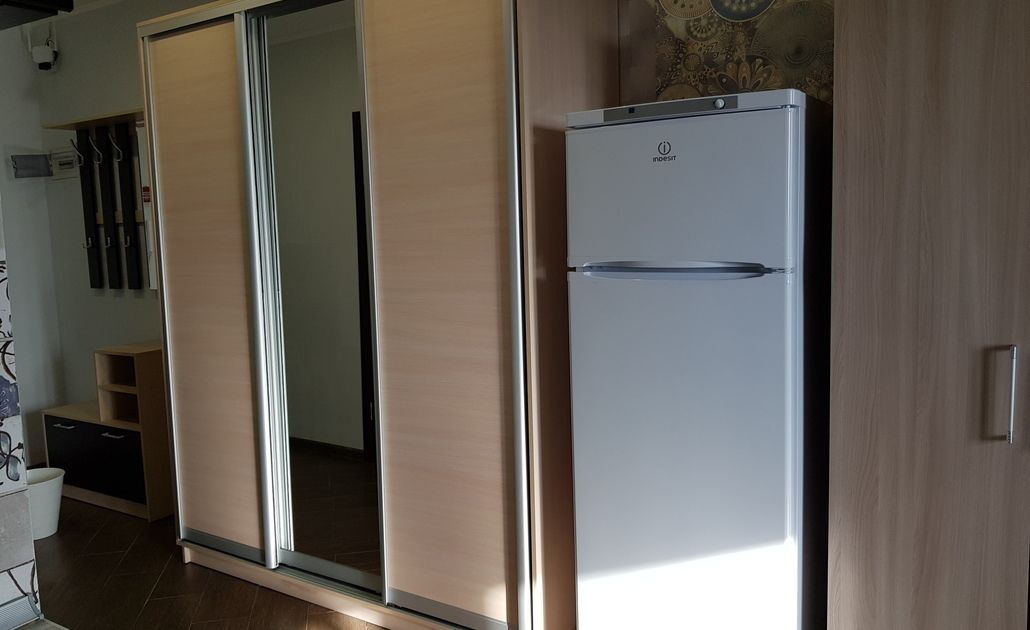 Studio | Eigene Kochnische | Großer Kühlschrank, Herdplatte, Wasserkocher