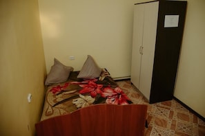 Free WiFi, bed sheets