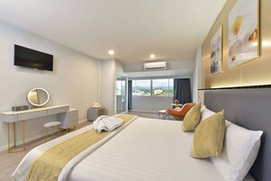 Super Deluxe Room, 1 King Bed | Free WiFi, bed sheets