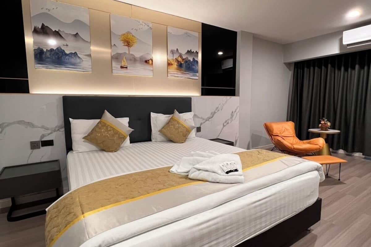 super deluxe room, 1 king bed | free wifi, bed sheets